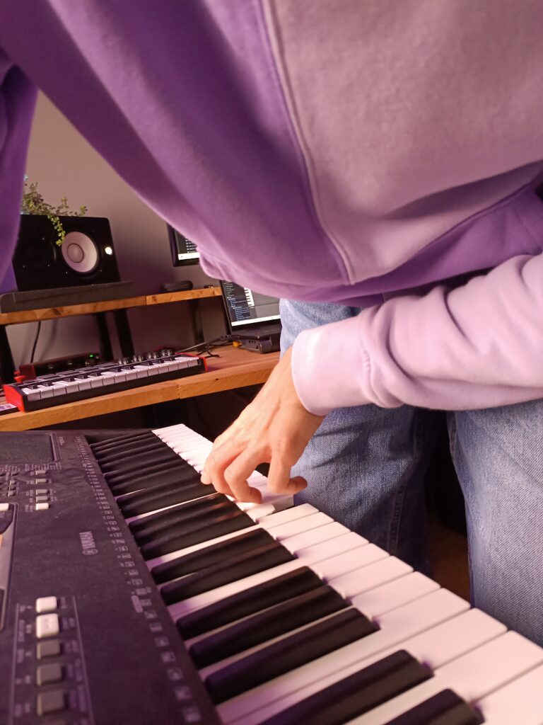 photo piano debout photo piano debout